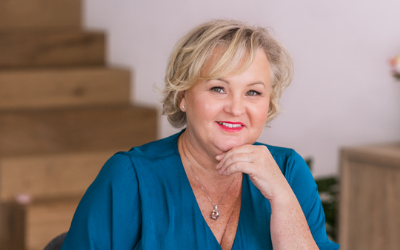 A Shining Client: Our Energetic Responsibility In The Online Space with Maree Eddings